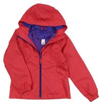 Malinová šusťáková jarní funkční bunda s logem Quechua