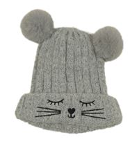 Světlešedá čepice s čumákem a bambulemi Kiki&Koko