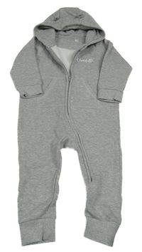 Šedá tepláková kombinéza s nápisem a kapucí 