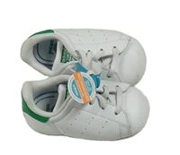 Nové - Bílé koženkové capáčky s logem Adidas vel. 18