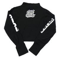 Černé crop triko s nápisy 