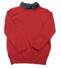 Červený svetr se všitou košilí 