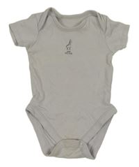 Světlešedé body se žirafou George