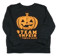 Černá mikina s dýní a nápisem George