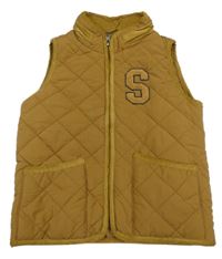 Béžová šusťáková prošívaná zateplená vesta s písmenkem 