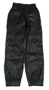 Černé koženkové cuff kalhoty Bershka