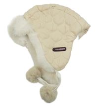 Světlepudrová prošívaná šusťáková zateplená beranice s oušky a bambulemi