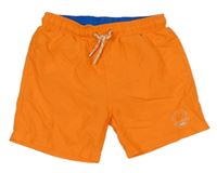 Křiklavě oranžové plážové kraťasy se znakem s nápisy FISH&CHIPS
