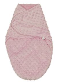 Světlerůžová sametové zavinovací zateplená deka s bambulkami 