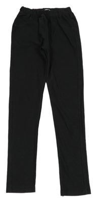 Černé tregíny riflového vzhleduz MINOTI