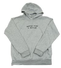 Šedá melírovaná mikina s nápisem a kapucí Reserved