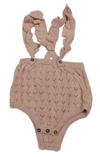 Pudrové ažurové pletené kraťasy s kšandami s volánky