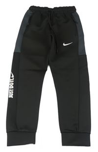 Černé sportovní tepláky Nike