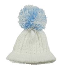 Bílo-modrá pletená čepice s bambulí