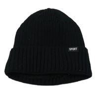 Černá žebrovaná pletená zateplená čepice s nápisem 