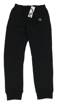 Nové - černé tepláky F&F