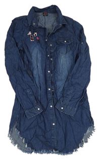 Tmavomodré propínací košilové šaty riflového vzhledu s nápisem Y.F.K.