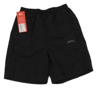 Nové - černé plážové kraťasy s logem Slazenger