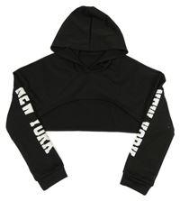 Černo-bílá crop mikina s nápisem a kapucí