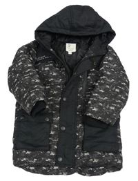 Černo-bílá vzorovaná šusťáková zimní bunda s nápisem a kapucí River Island