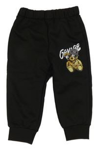 Černé tepláky s medvídkem