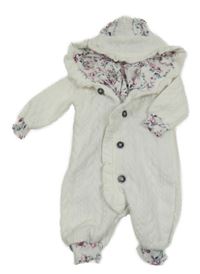 Bílá vzorovaná podšitá kombinéza s kapucí 