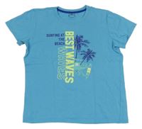 Světlemodré tričko s palmami a nápisem Y.F.K. 