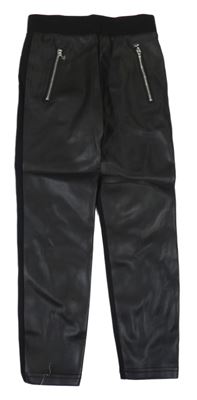 Černé koženkové tregíny se zipy River Island