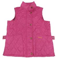 Tmavorůžová prošívaná šusťáková zateplená vesta s logem Barbour