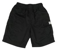 Černé cargo kraťasy s nášivkou 