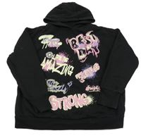 Černá mikina s nápisy a květem a srdíčky a skvrnkami a kapucí PRIMARK