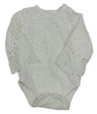 Bílé krajkové body 