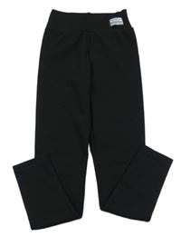 Černé sportovní legíny s nášivkou