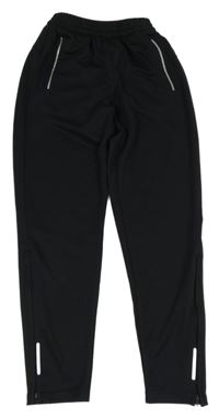Černé sportovní kalhoty s proužkem 