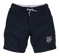 Tmavomodré plážové kraťasy s potiskem C&A