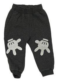 Tmavošedé tepláky s rukami Mickeyho Disney