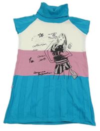 Modro-růžovo-bílé pletené šaty s dívkou a rolákem 