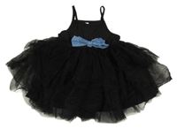 Černé elastické šaty s tylovou sukní a modrou mašlí 