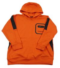 Červená mikina s nápisem a kapucí George