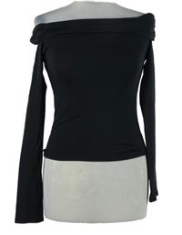 Dámské černé crop triko s lodičkovým výstřihem PrettyLittle Thing