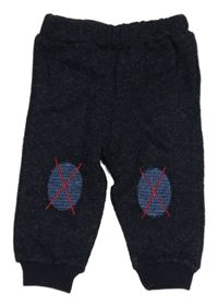 Tmavomodré pletené tepláky se záplatami