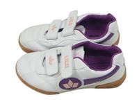 Nové - Bílé sálovky Lico vel.33