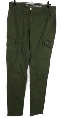 Dámské khaki cargo rifle s kapsami  C&A