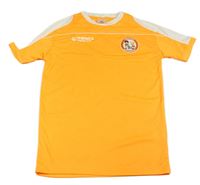 Křiklavě oranžovo-bílý funkční fotbalový dres se znakem