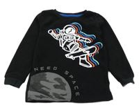 Černá fleecová mikina se skateboardistou a planetou Bluezoo