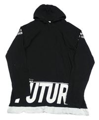 Černo-bílé triko s nápisy a kapucí Chapter young