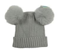 Šedá žebrovaná čepice s bambulemi 