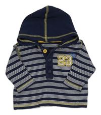 Tmavomodro-bílá pruhovaná mikina s číslem a kapucí George 