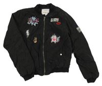 Černá šusťáková zateplená bunda s nášivkami 