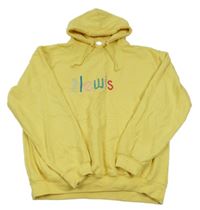 Žlutá mikina s nápisy a kapsou a kapucí 